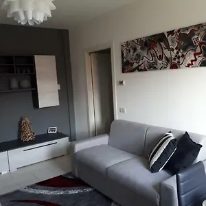 Apartament My, Mira